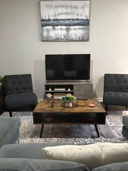 Townhouse In Uptown King Bed-Wi-Fi-Free Parking-Pool Apartment Charlotte Ngoại thất bức ảnh