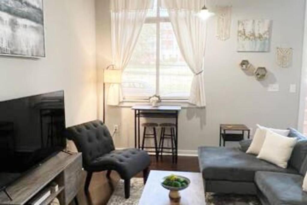 Townhouse In Uptown King Bed-Wi-Fi-Free Parking-Pool Apartment Charlotte Ngoại thất bức ảnh